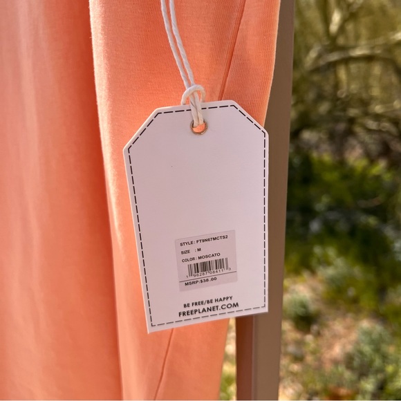 ⬇️NWT Free Planet Curve Hem Slim Fit Mens Shirt Color Moscato Size M - Picture 3 of 10